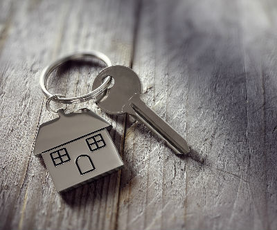 Sfratti per morosità in calo, ma rimangono numerosi. Necessario per chi affitta casa garantirsi adeguatamente